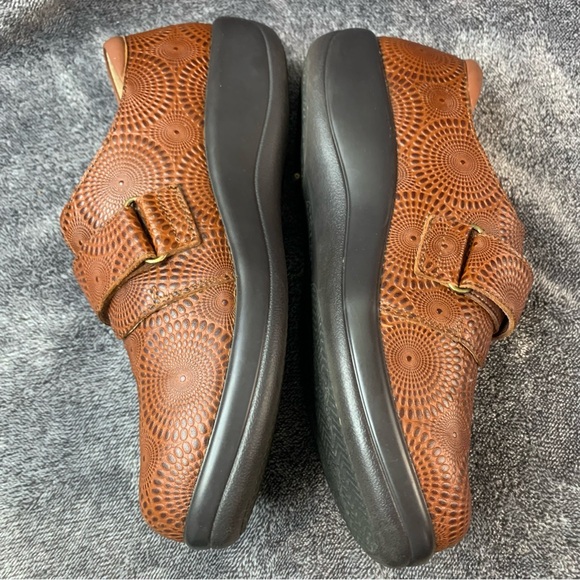 Alegria Joleen Brandy Loafer US 9EU 39 Brown Platform Slip on Leather Tooled - Picture 5 of 12